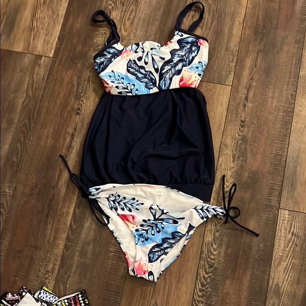 Floral Navy womens Swim Set